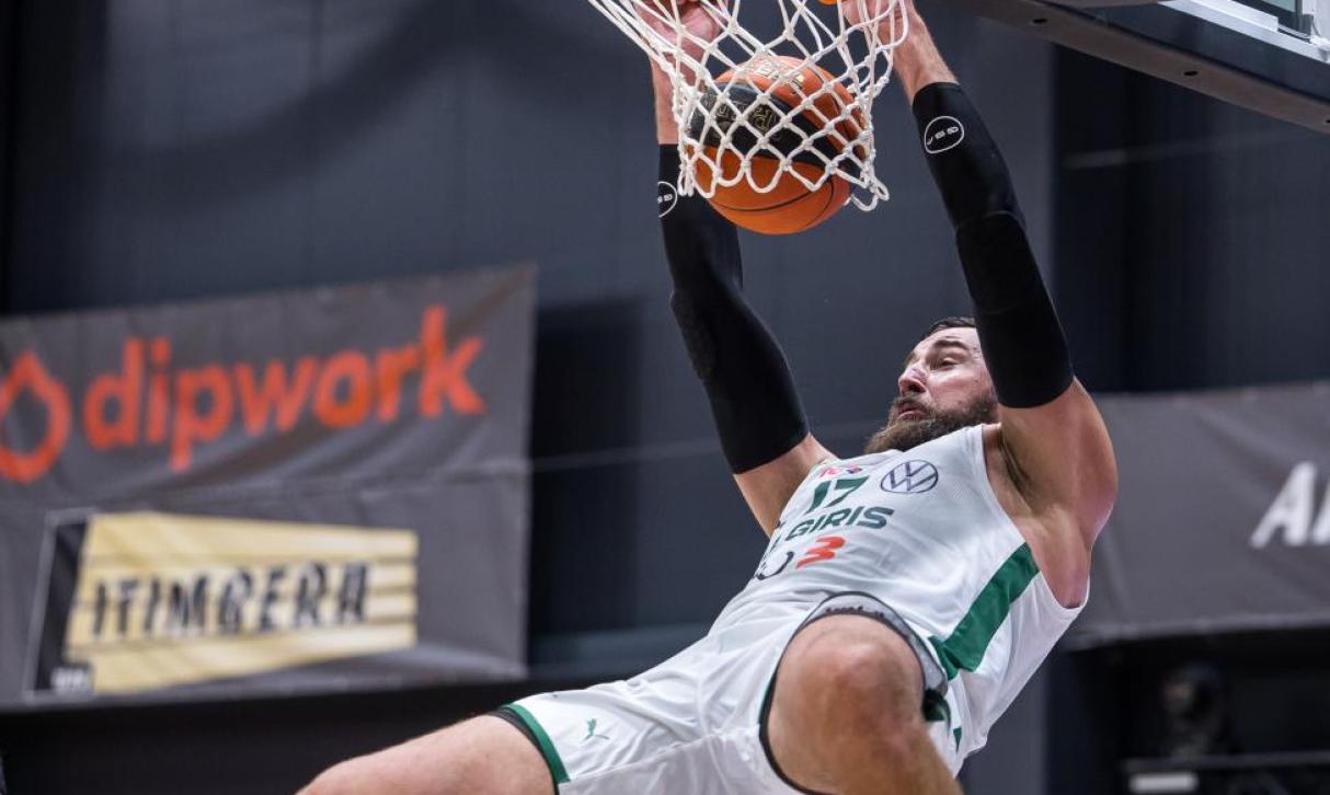 Thrilling LKL Season Opening: Žalgiris Sets Historic Record, Debutants Impress, and Dramatic Comebacks Unfold