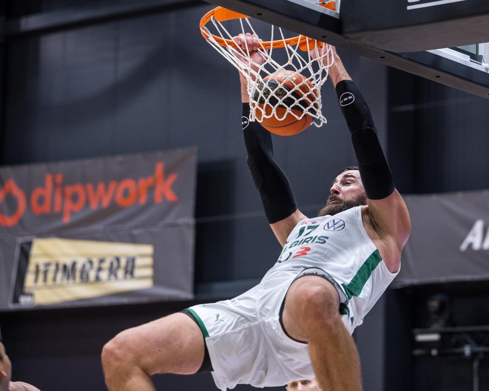 Thrilling LKL Season Opening: Žalgiris Sets Historic Record, Debutants Impress, and Dramatic Comebacks Unfold