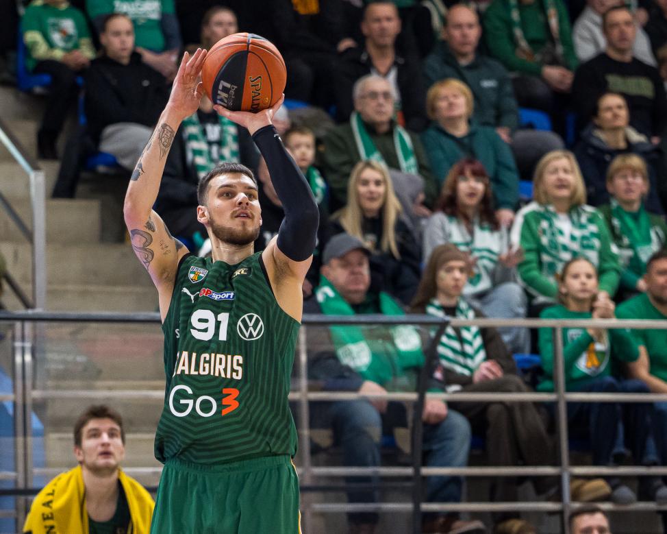 Lyderius patausojęs „Žalgiris“ nelengvai laimėjo Gargžduose