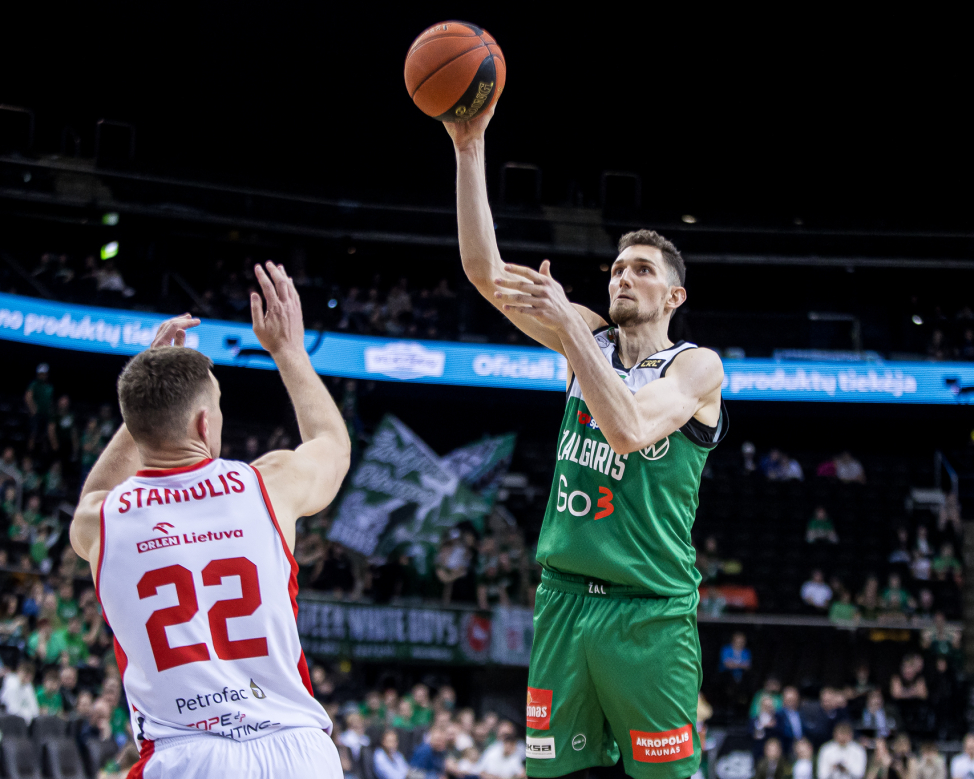 Pusę mačo vargęs „Žalgiris“ atkrintamųjų starte nušlavė Mažeikių klubą