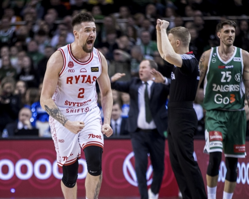 Rytas sinks 17 threes to drown Žalgiris, Jonava escapes from Wolves with stunning miracle
