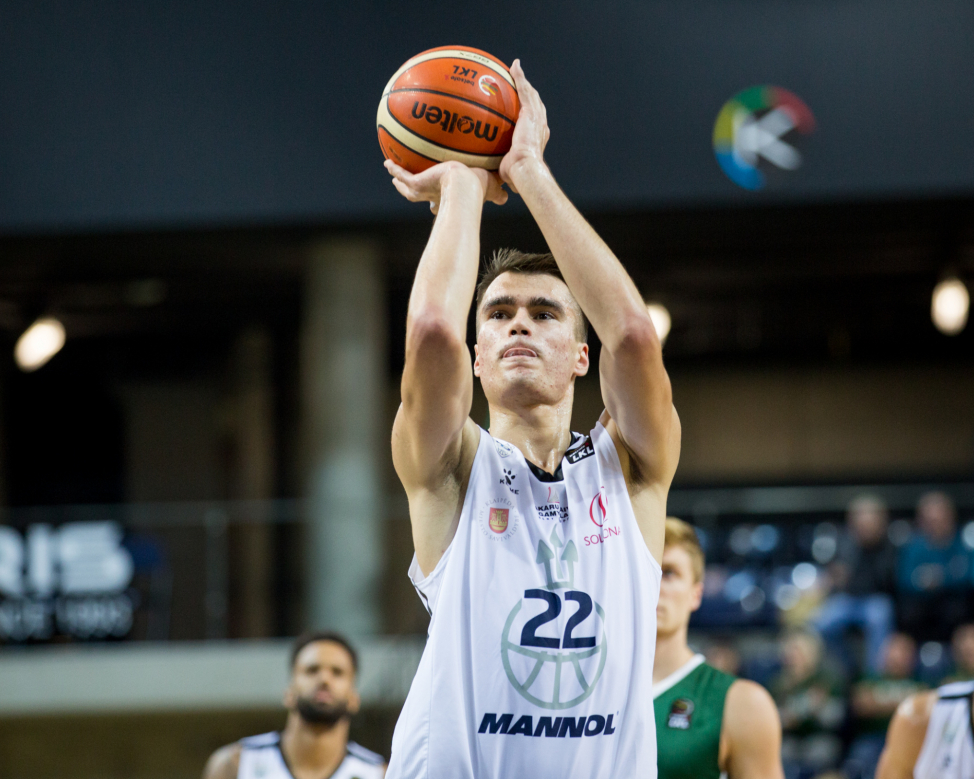 Neptunas built three points lead after the first leg of the King Mindaugas cup QF