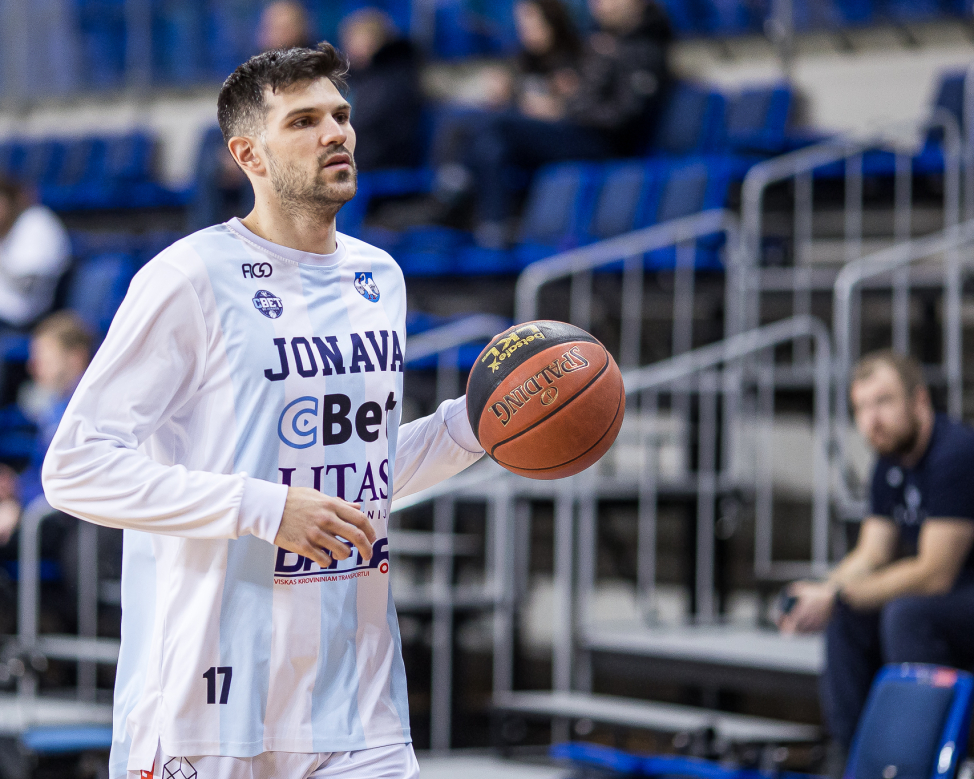 Jonaviečiai liko be vidurio puolėjo: komandą paliko A. Marelja