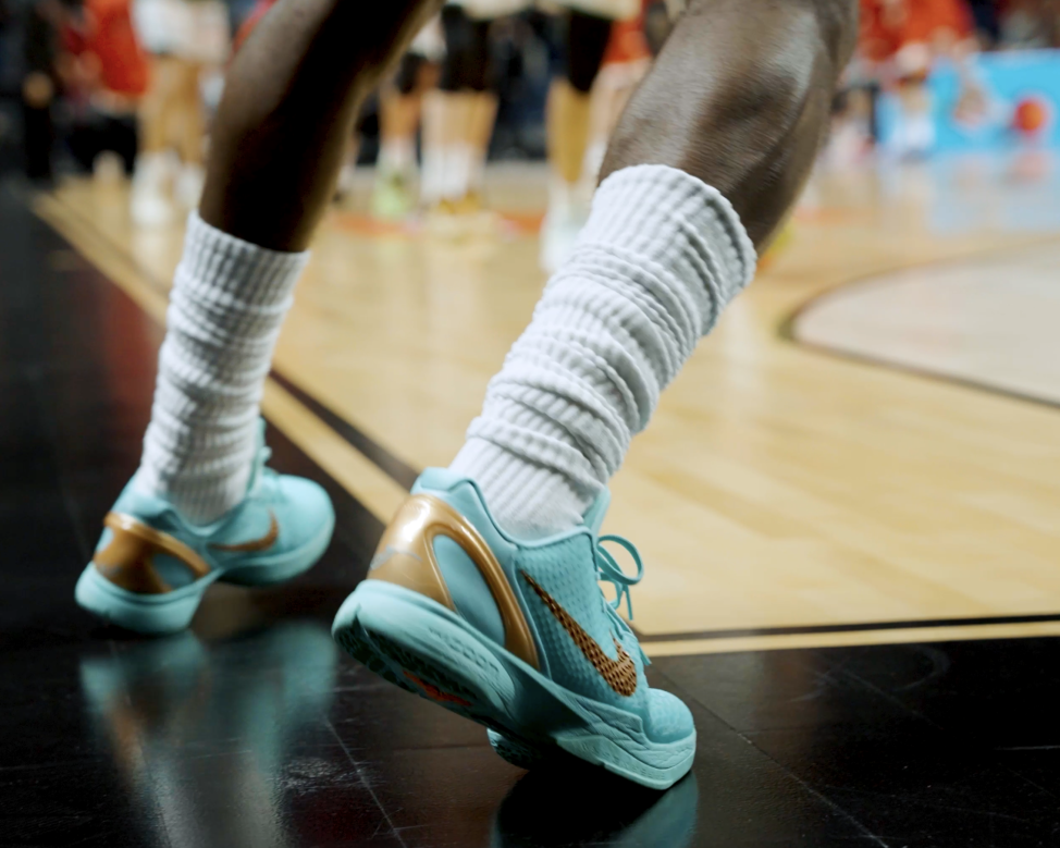 Ballzy x Kicks: nuo WNBA žvaigždės batelių iki Niujorko Laisvės statulos įkvėptų „Kobe“
